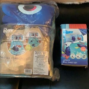 Twin/Full Comforter & 4 pc Full Sheet Set